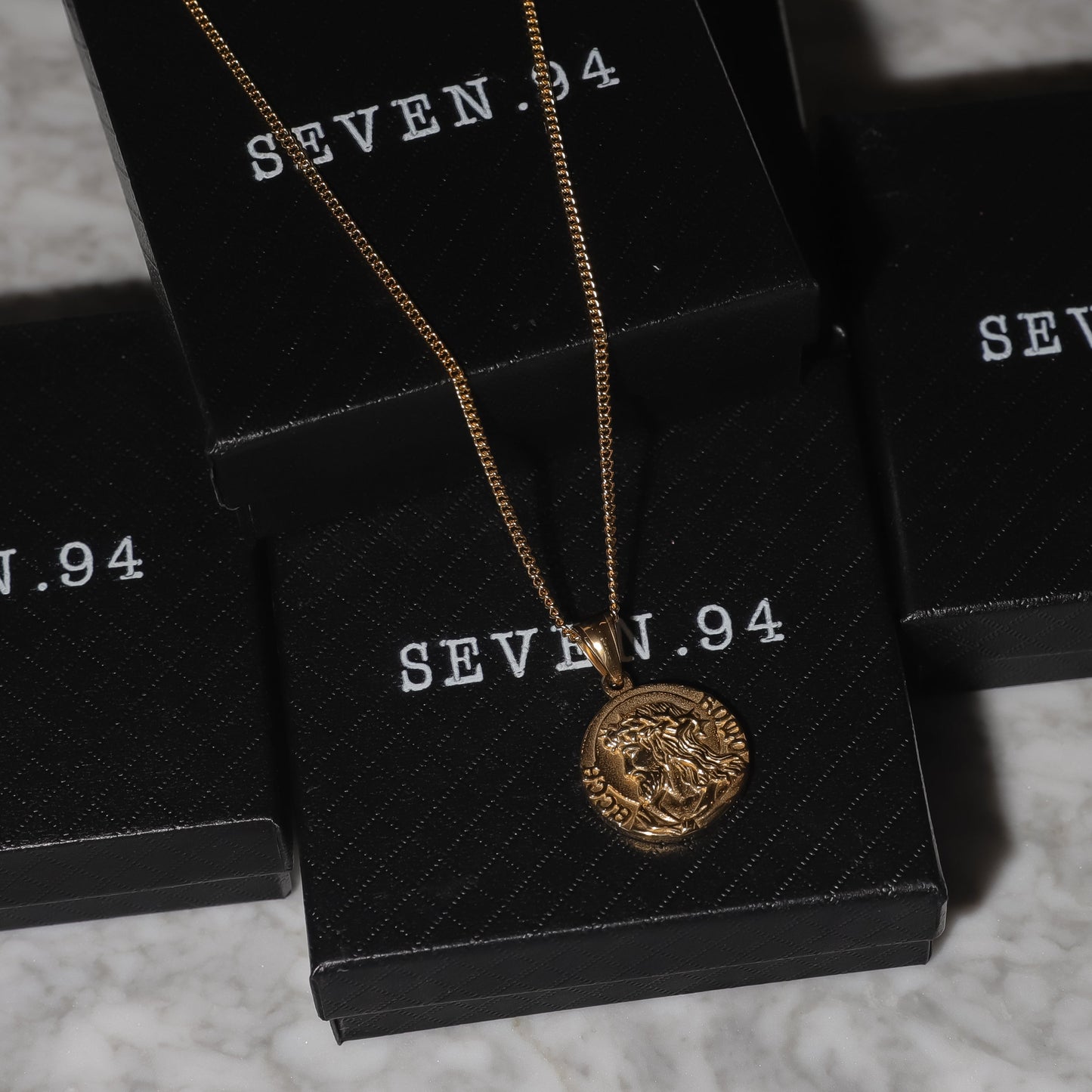 Jesus Crown of Thorns Gold Set