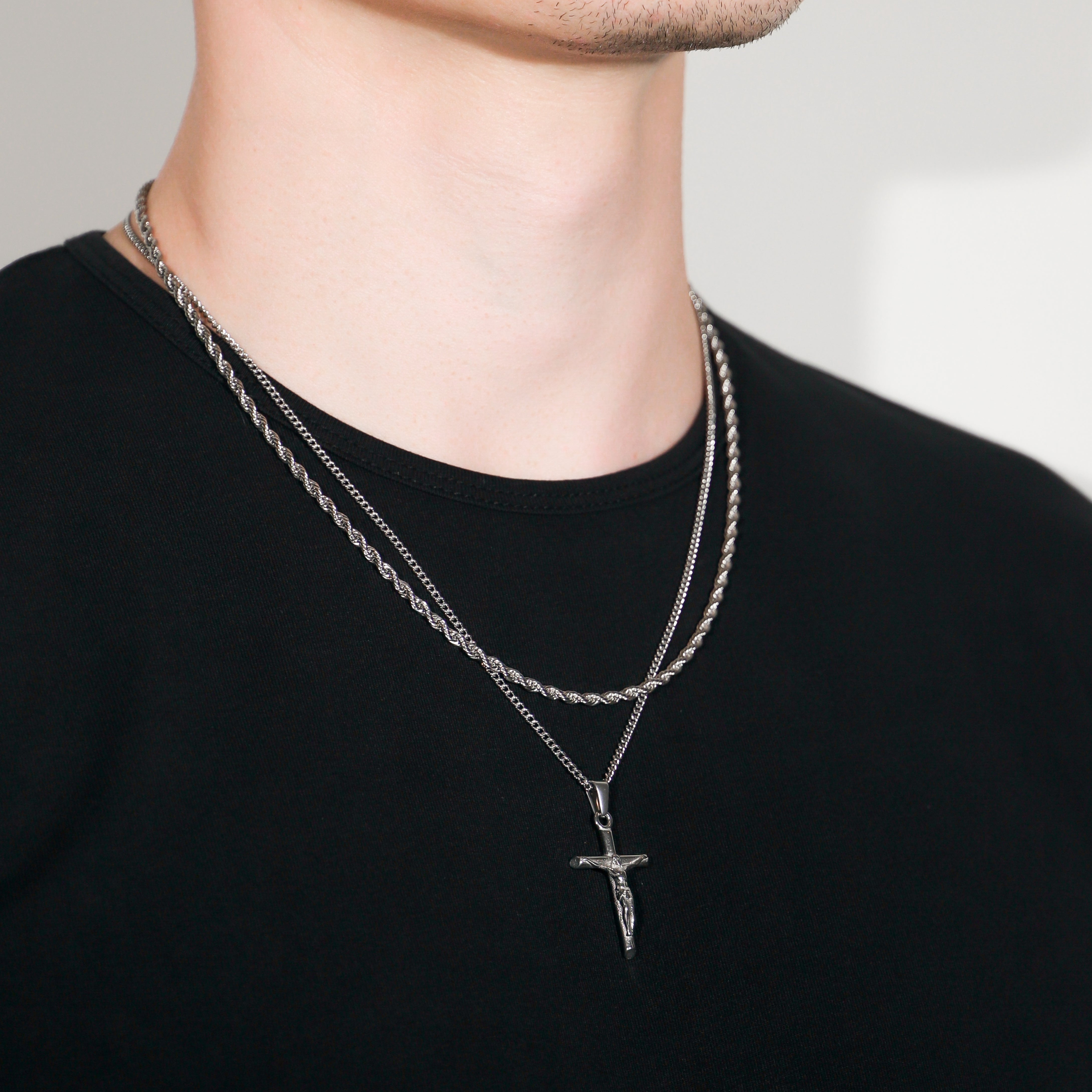 Mens silver chain hot sale with crucifix